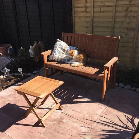 Basingstoke En Suite Room In Garden Annex Extérieur photo
