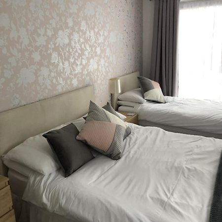 Basingstoke En Suite Room In Garden Annex Extérieur photo